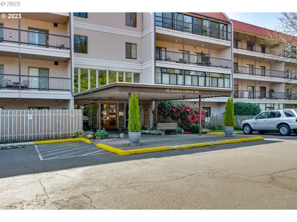 45 Eagle Crest Dr #220, LakeOswego, OR 97035