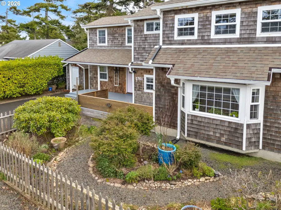 1761 S Edgewood St, Seaside, OR 97138 - #3