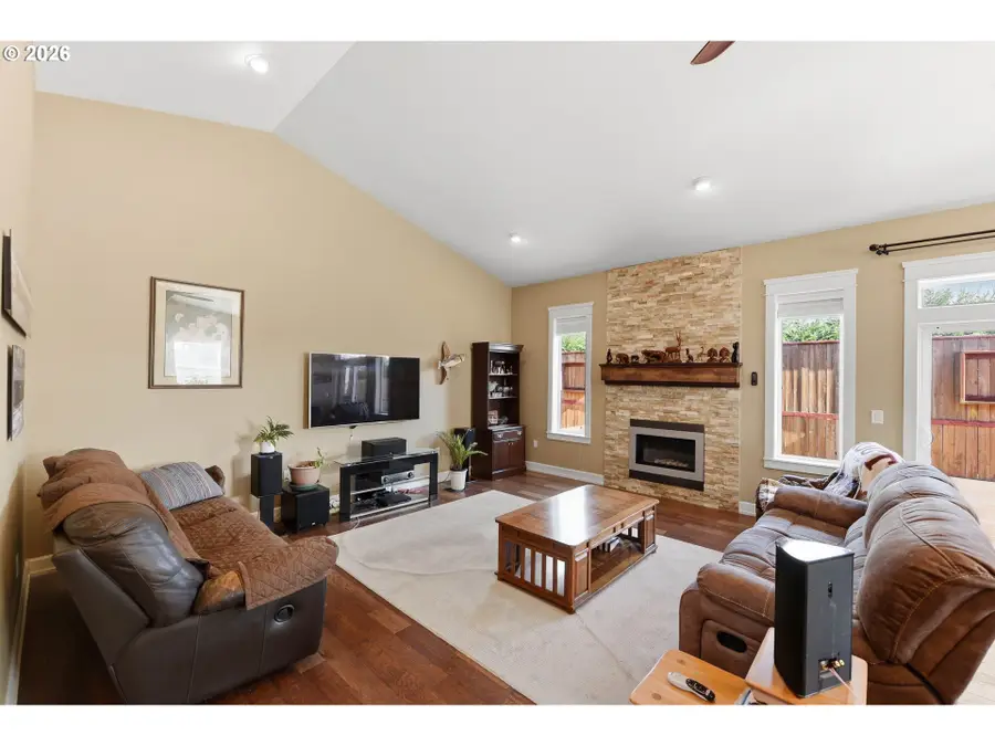 1400 Holloway, Coos Bay, OR 97420 - #2