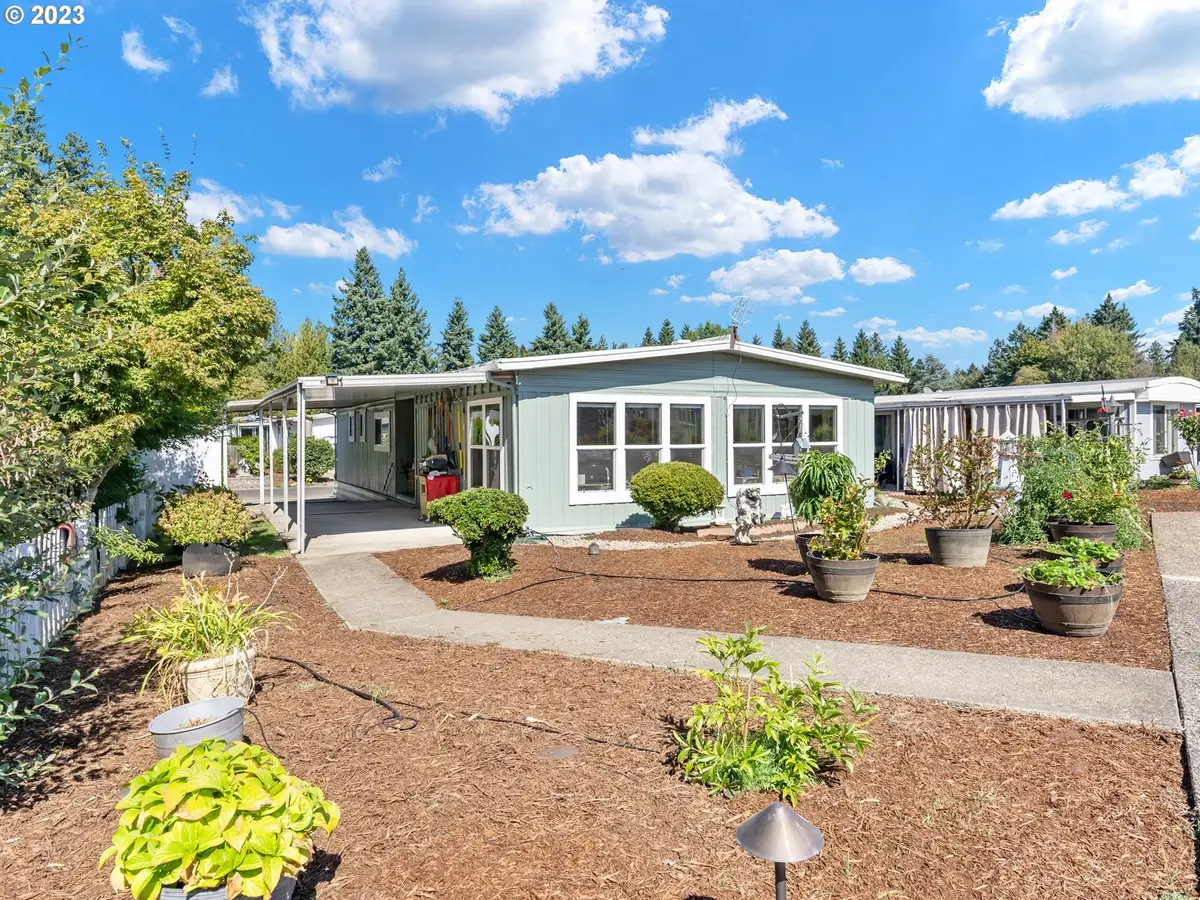 11724 SW Royal Villa Dr, Beaverton Hillsboro, OR 97224 - Image #1