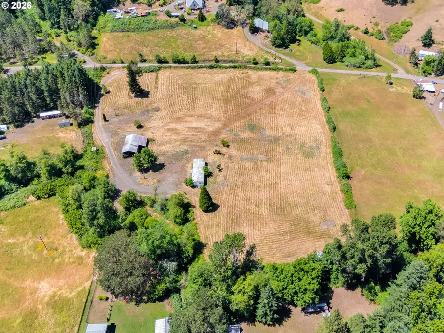 596 Raleigh Dr, Winston, OR 97496 - #3