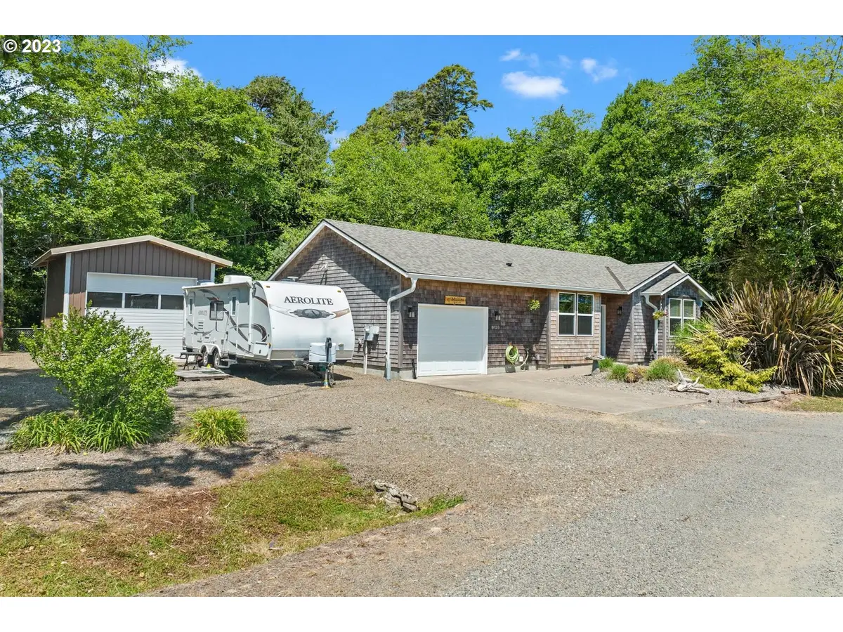 8420 S Hollyhock St, Rockawaybeach, OR 97136 - Image #1