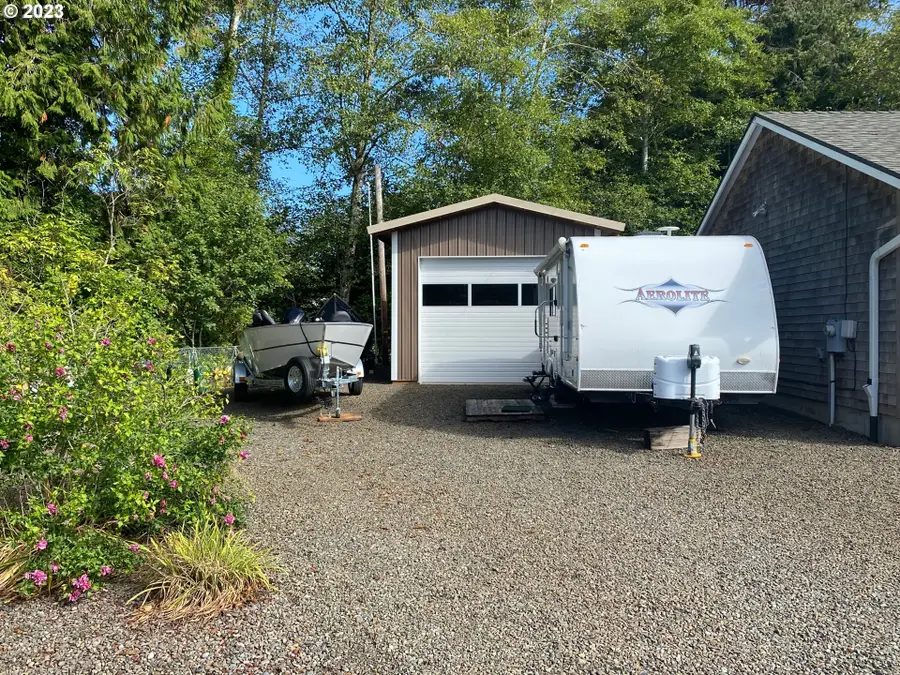 8420 S Hollyhock St, Rockawaybeach, OR 97136 - Image #2