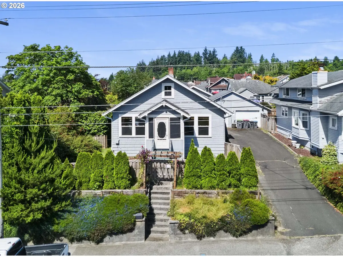 1477 7th St, Astoria, OR 97103 - #1