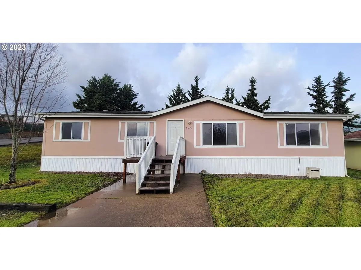 243 Owyhee Ln, Roseburg, OR 97471 - Image #1
