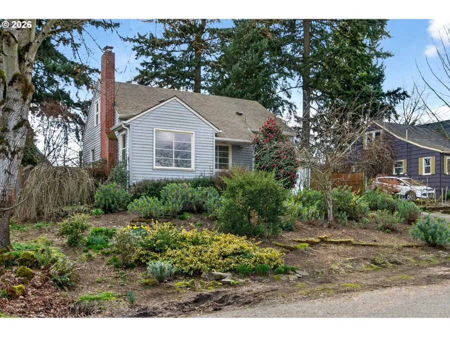 3330 SW Primrose St, Portland, OR 97219 - #3