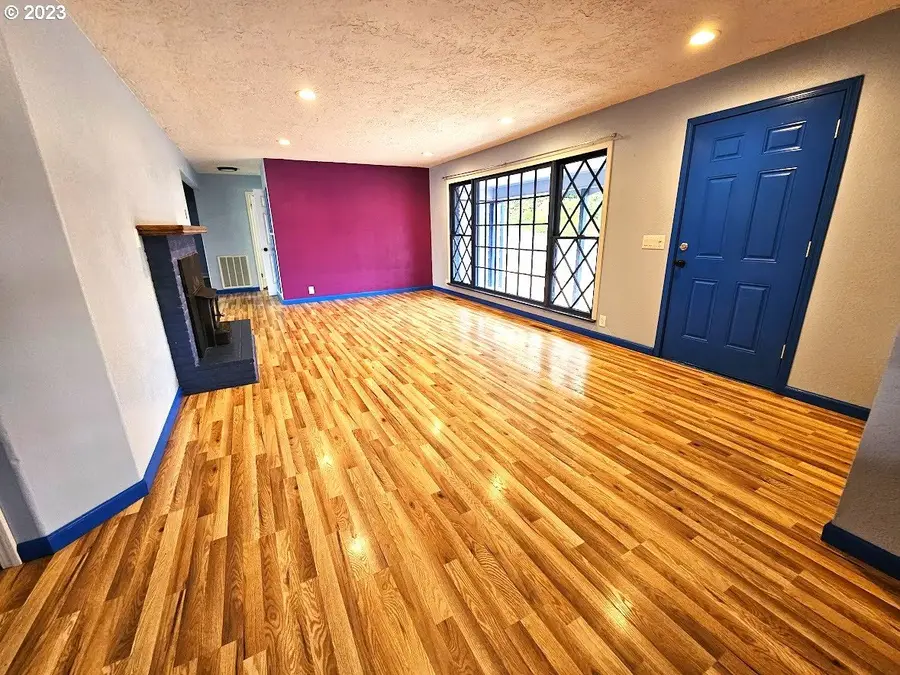 777 W Pilger St, Roseburg, OR 97471 - Image #3