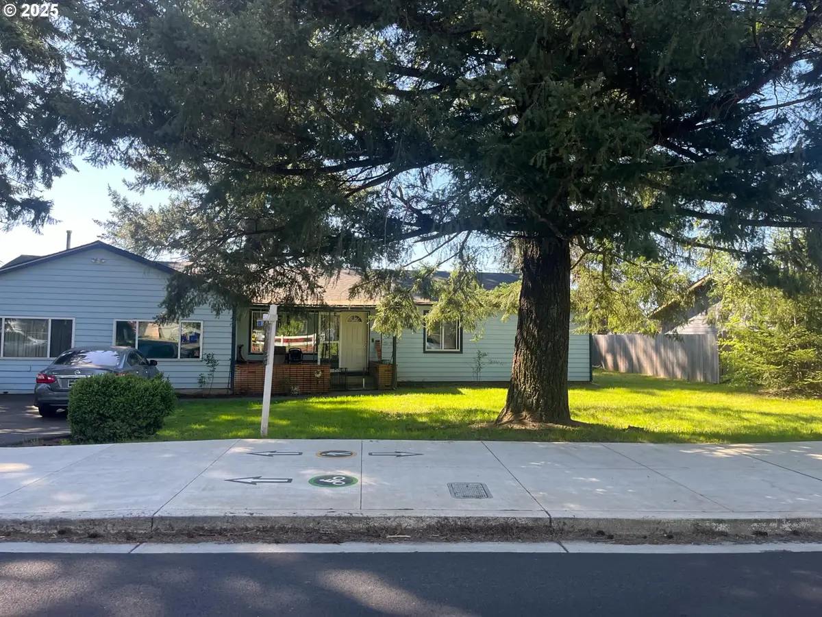 933 SE 174th Ave, Portland, OR 97233 - #1