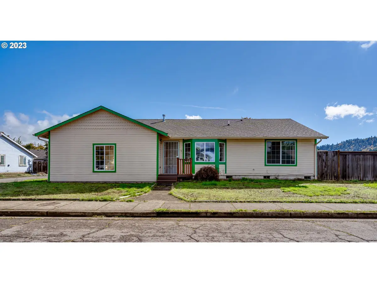 1150 N 16th St, Cottage Grove, OR 97424 - Image #1