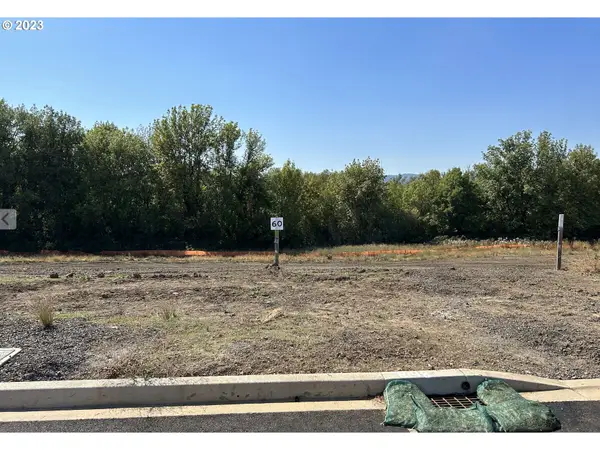 3063 NW Shadden Dr #60, McMinnville, OR 97128