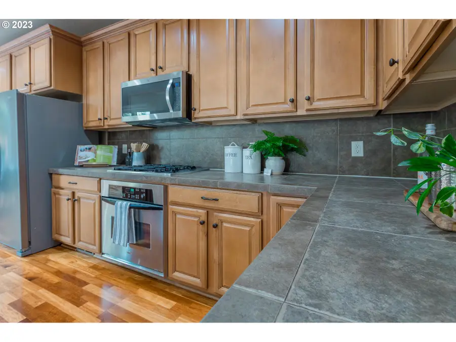 239 NE 63rd Pl, Hillsboro, OR 97124 - Image #3