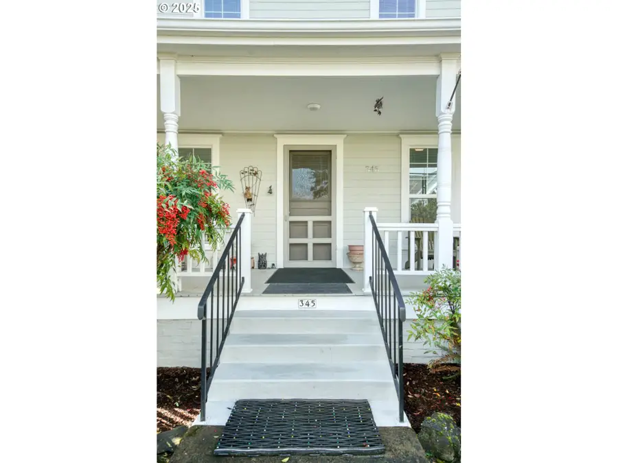 345 E First St, Yamhill, OR 97148 - Image #3
