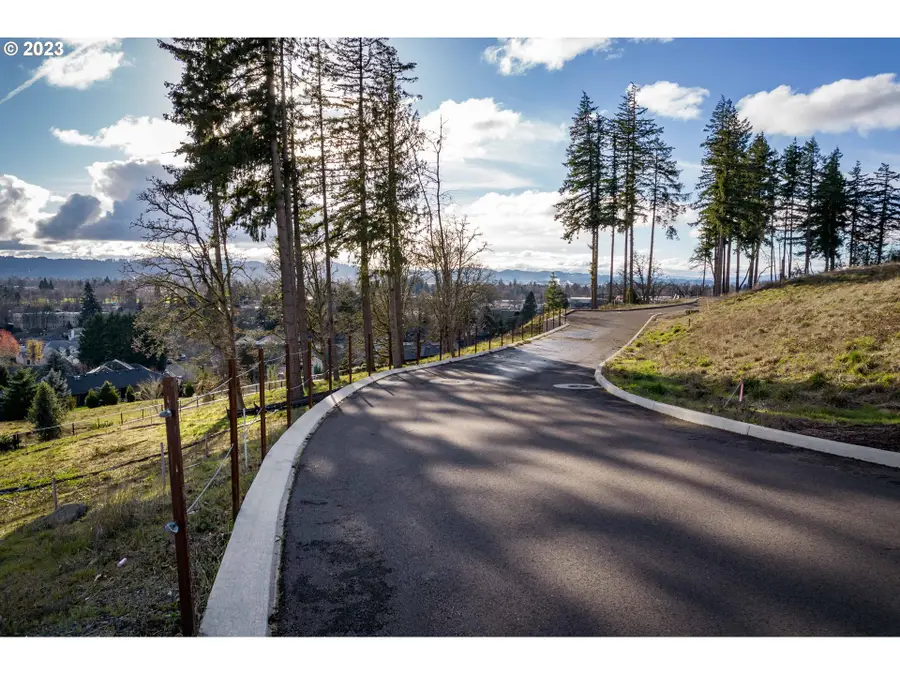 1230 Evening Star Ln, Eugene, OR 97401 - Image #2