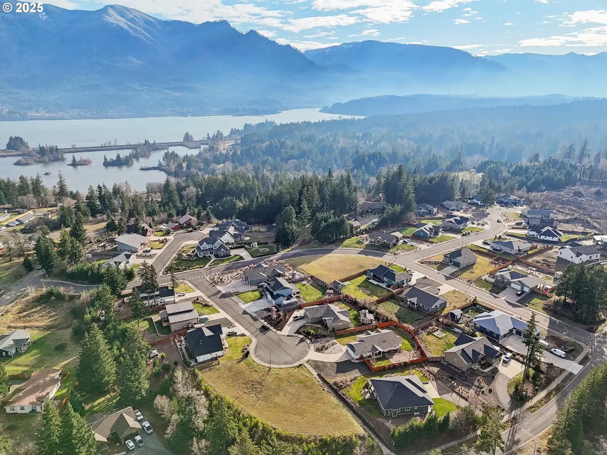 189 NW Falcon Ct, Stevenson, WA 98648 - Image #1