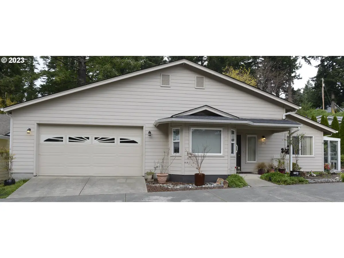 1370 Glenwood Dr, Brookings, OR 97415 - Image #1
