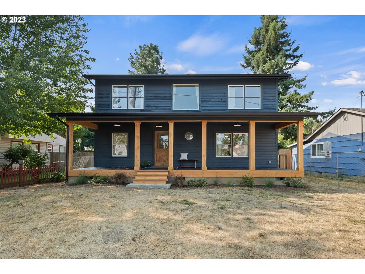 330 W Dartmouth St, Gladstone, OR 97027 - #1