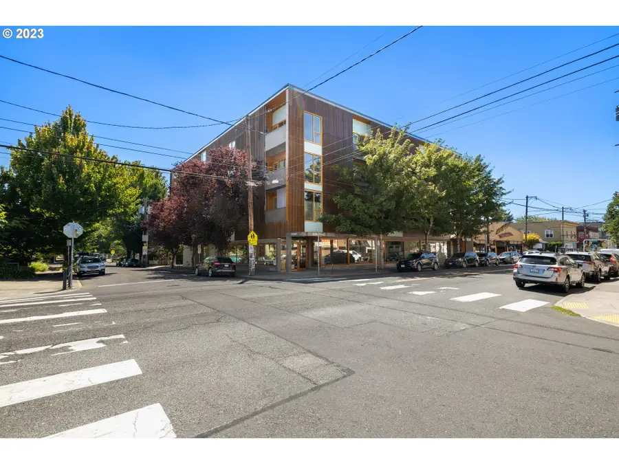 915 SE 35th Ave #208, Portland, OR 97214 - Image #2