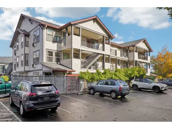 737 NE 99th Ave #15, Portland, OR 97220