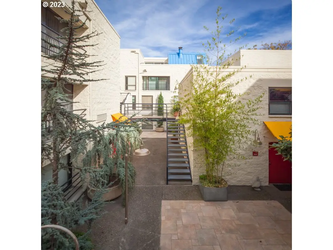 1927 NW Hoyt St, Portland, OR 97209 - Image #1