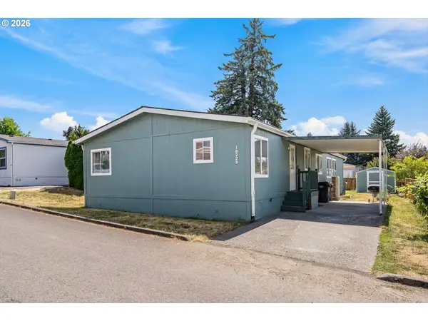 18225 S Silverwood Dr, OregonCity, OR 97045