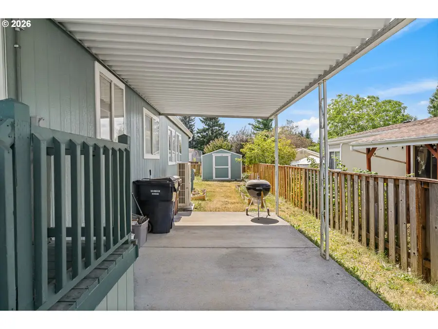 18225 S Silverwood Dr, Northwest Clackamas, OR 97045 - #3