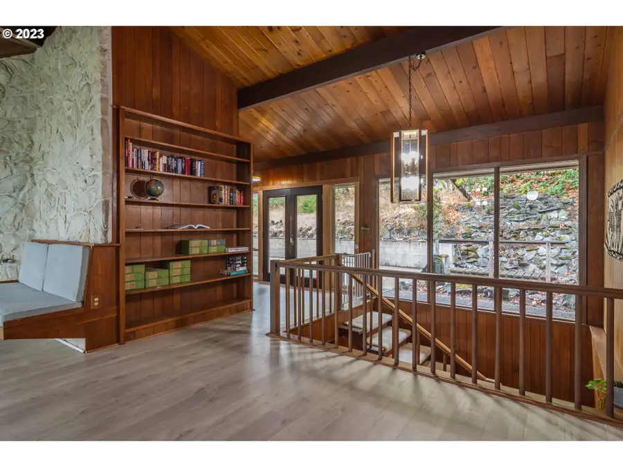 1751 Fairhill Dr, Roseburg, OR 97471 - Image #3