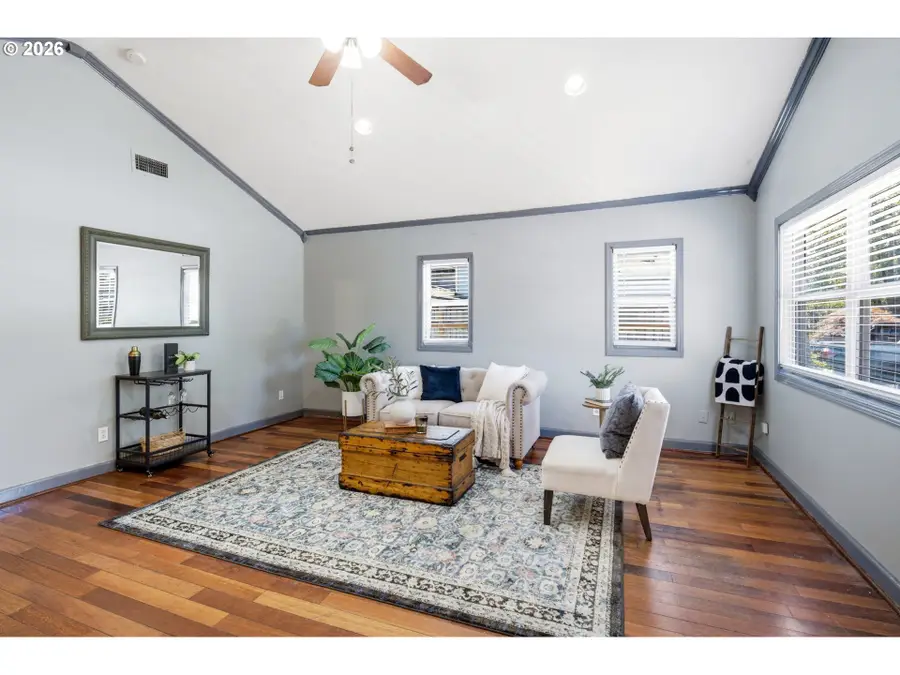911 T St, Vancouver, WA 98661 - #3