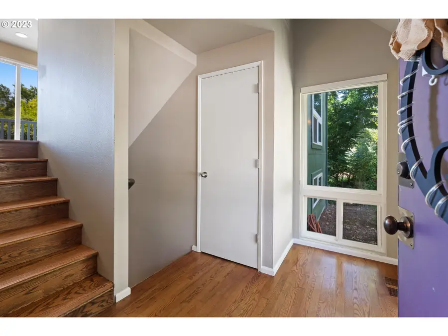 8955 SW Terwilliger Blvd, Portland, OR 97219 - Image #2