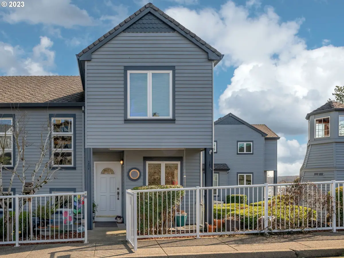 184 S River St #H, Saint Helens, OR 97051 - Image #1