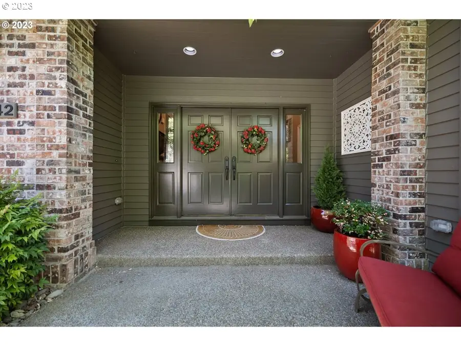 15242 SW Peachtree Dr, Tigard, OR 97224 - Image #2