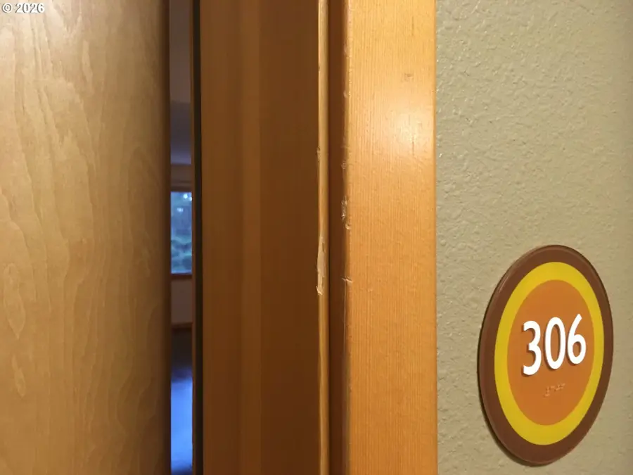 7910 SW 31st Ave #306, Portland, OR 97219 - #2