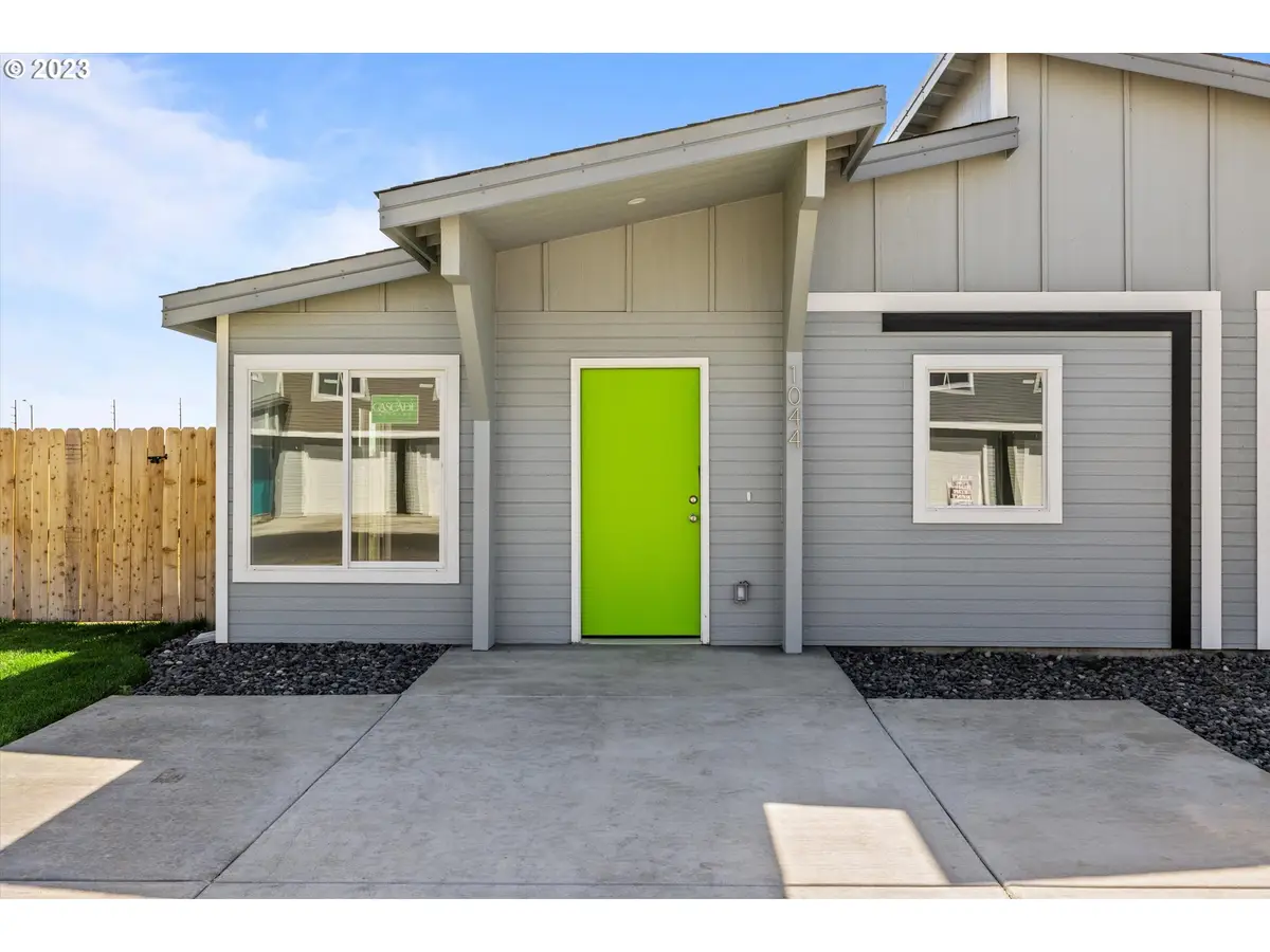 1038 NE Emerald Drive, Hermiston, OR 97838 - Image #1