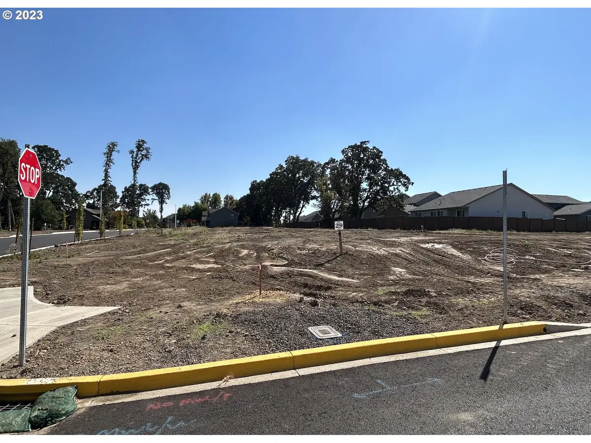 1506 NW Tracy St #29, McMinnville, OR 97128 - Image #1