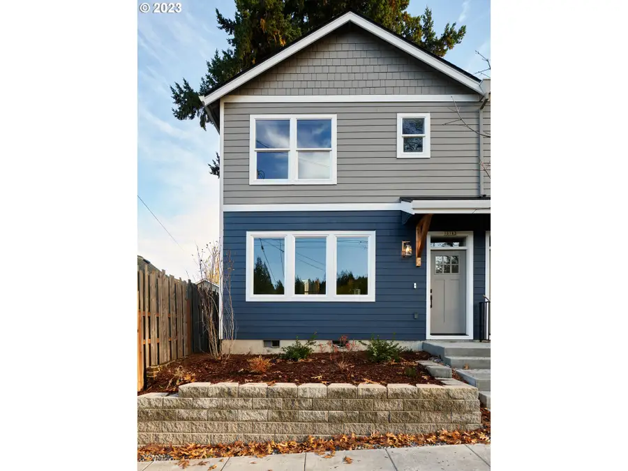 10162 N Barr Ave, Portland, OR 97203 - Image #2