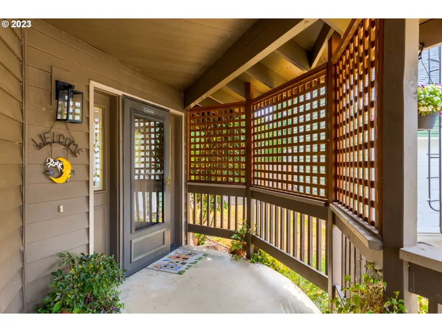 10097 SW Woodard Ln, Tigard, OR 97223 - Image #2