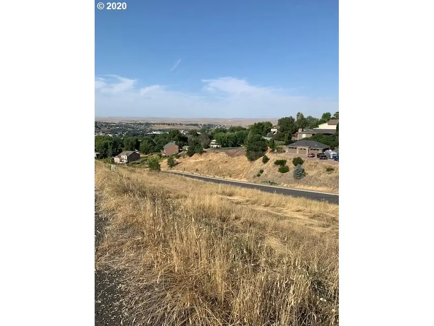 736 N Main St, Pendleton, OR 97801 - Image #3