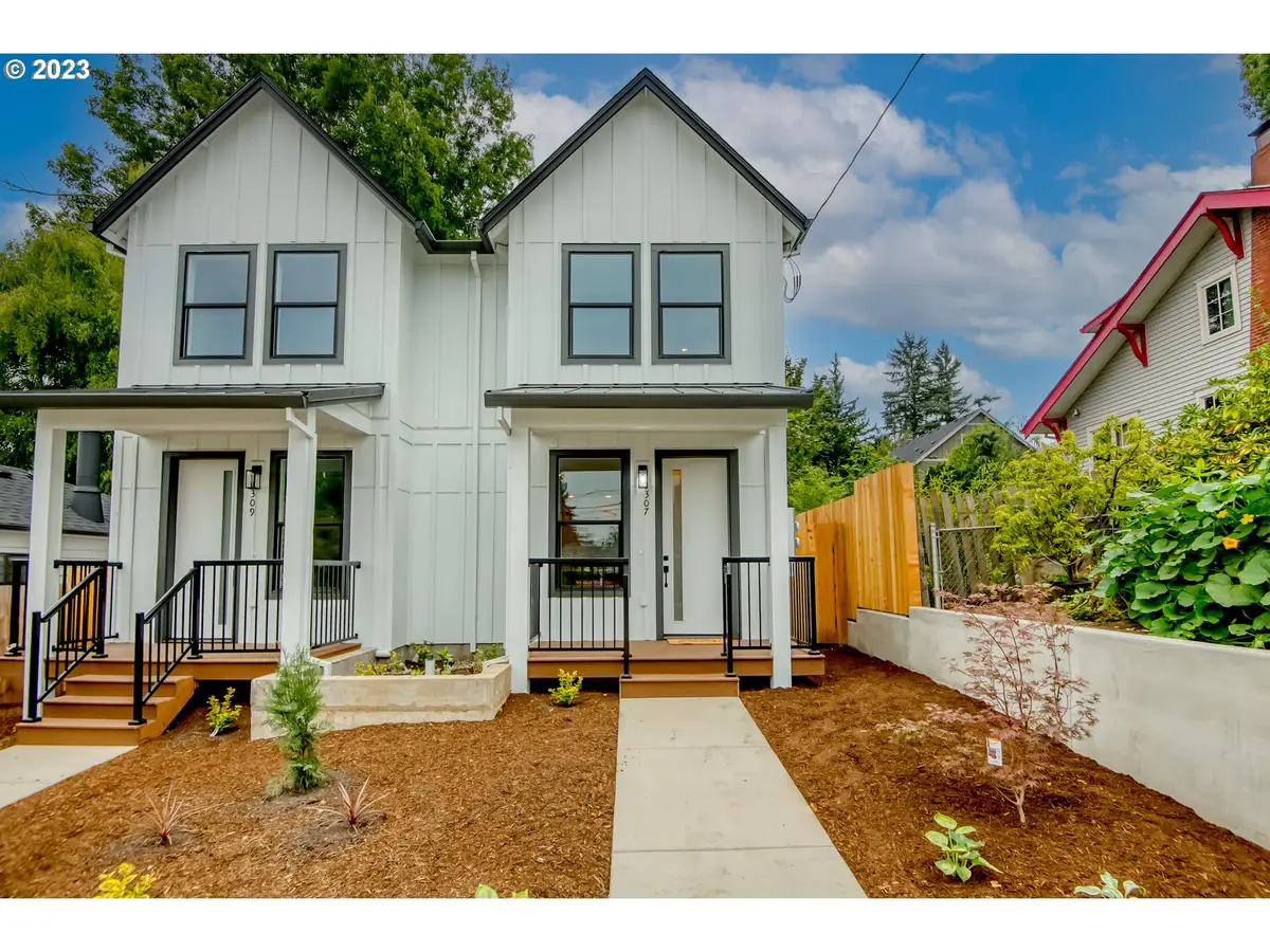 1307 SW Carson St, Portland, OR 97219 - Image #1