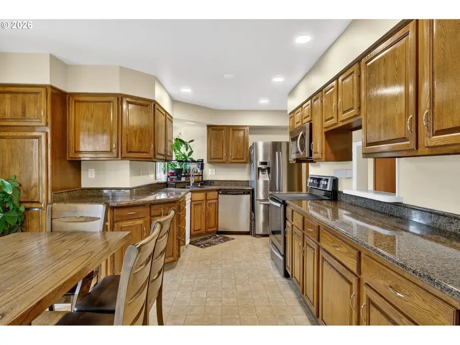 14530 NE Knott Ct, Portland, OR 97230 - Image #2