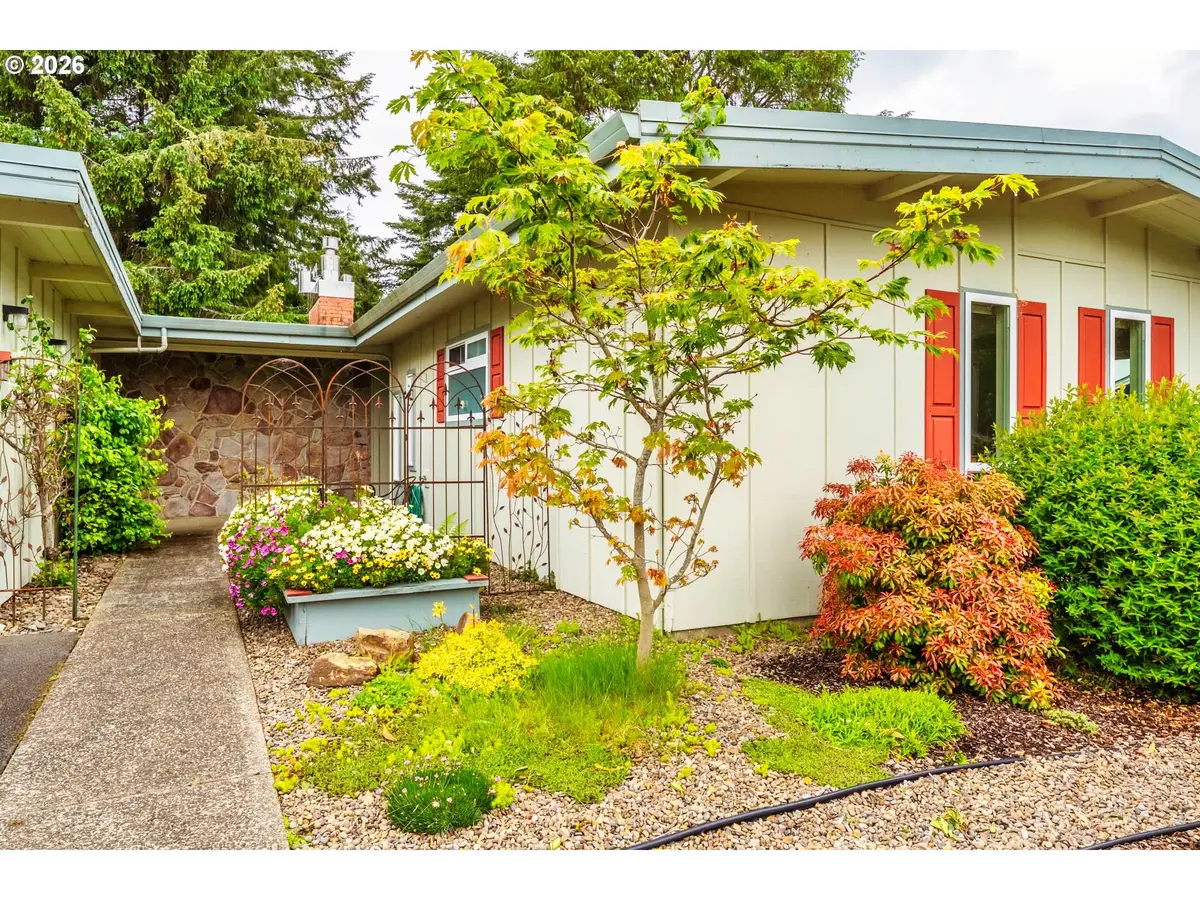 3027 NE 32nd Dr, Lincoln City, OR 97367 - #1