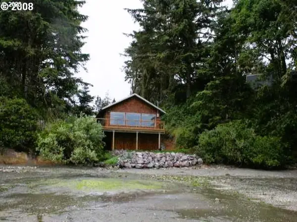 63893 Fossil Point Rd, CoosBay, OR 97420