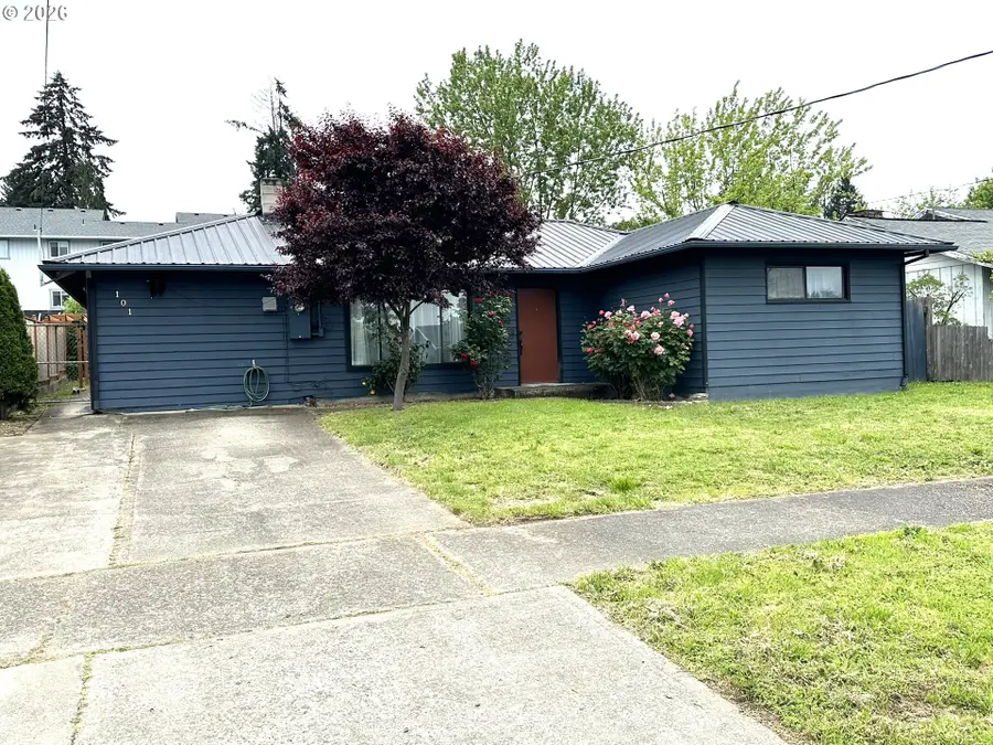 101 SW Peach Ln, Winston, OR 97496 - #2