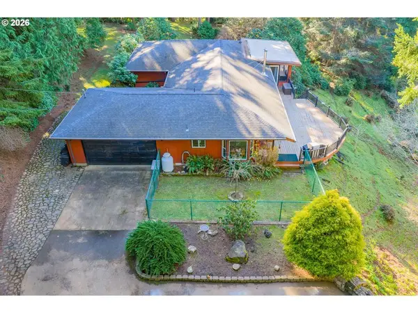 94442 Carlson Heights Ln, NorthBend, OR 97459