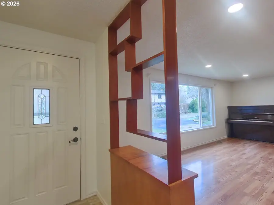 9010 SW Meadow Ln, Portland, OR 97225 - Image #3