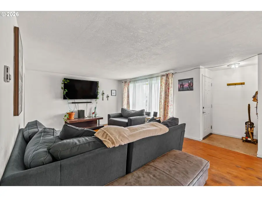 1742 Maywood Ave, Eugene, OR 97404 - Image #3