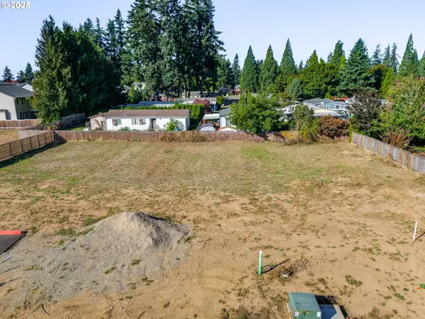 448 SW 15th Ave #14, Canby, OR 97013