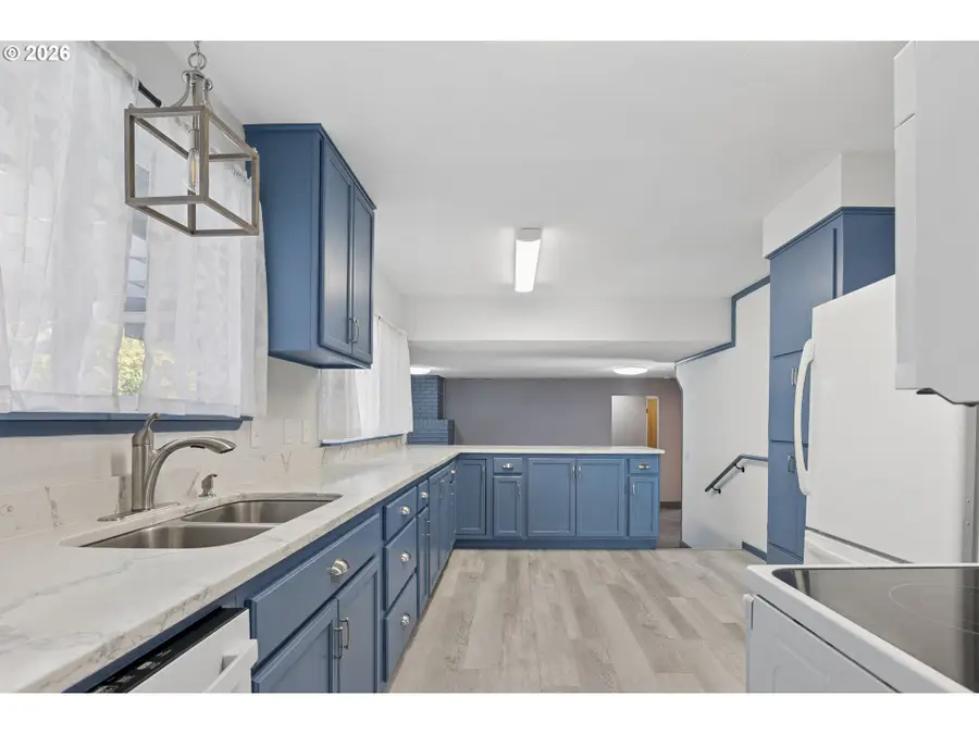 389 Maxwell Rd, Eugene, OR 97404 - #2