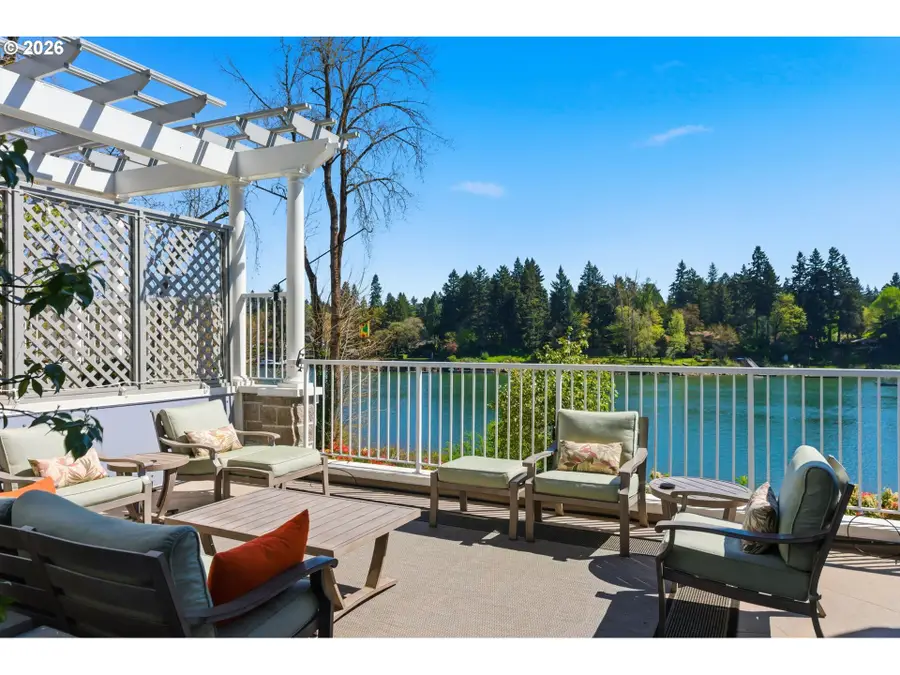 131 Furnace St #18, Lake Oswego, OR 97034 - #3