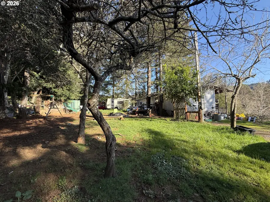 17615 Brown Deer Ln, Brookings, OR 97415 - #2