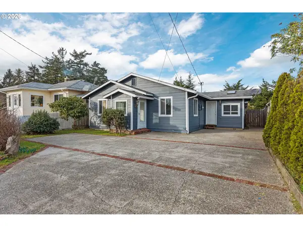 1326 Lakeshore Dr, CoosBay, OR 97420