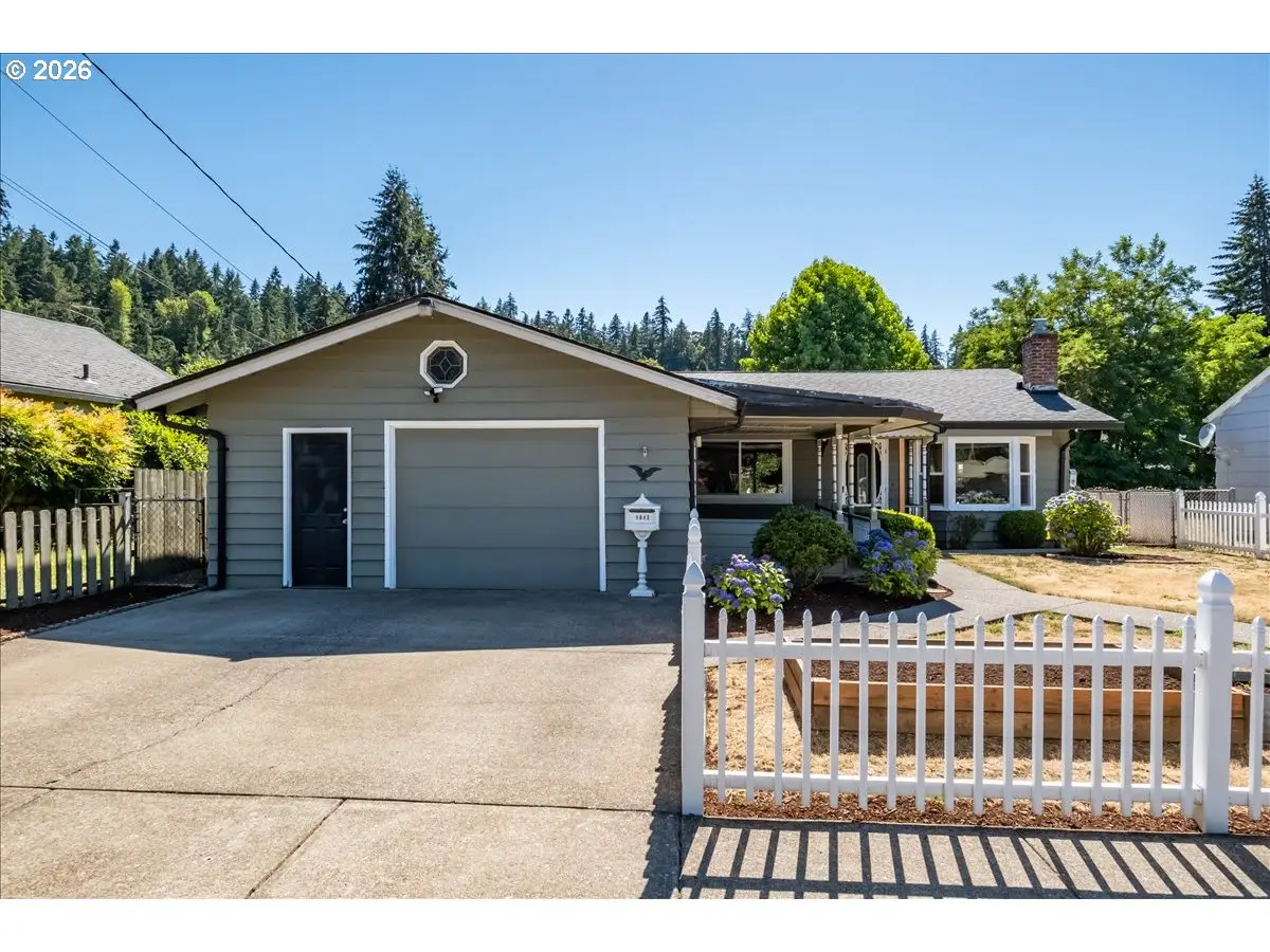 1012 S Water St, Silverton, OR 97381 - #1